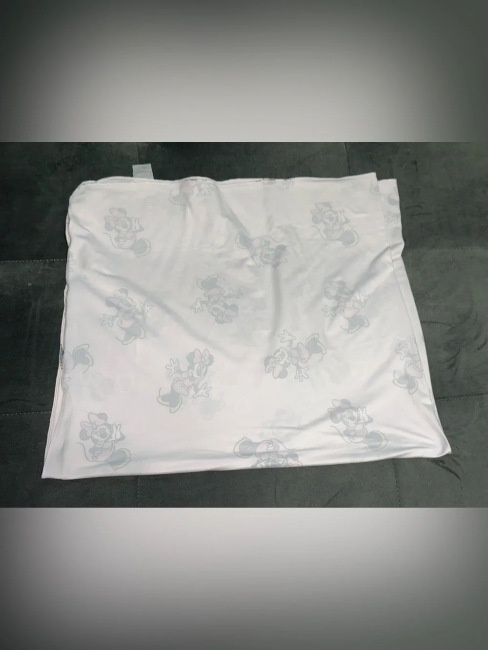 Disney Baby Minnie Mouse 40” x 37” Pink Stretchy Baby Blanket